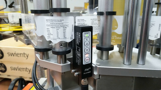 Temizle Şeffaf Etiket Algılama Kapasitif Etiket Sensörü NPN PNP Yapışkan Etiket 24VDC için