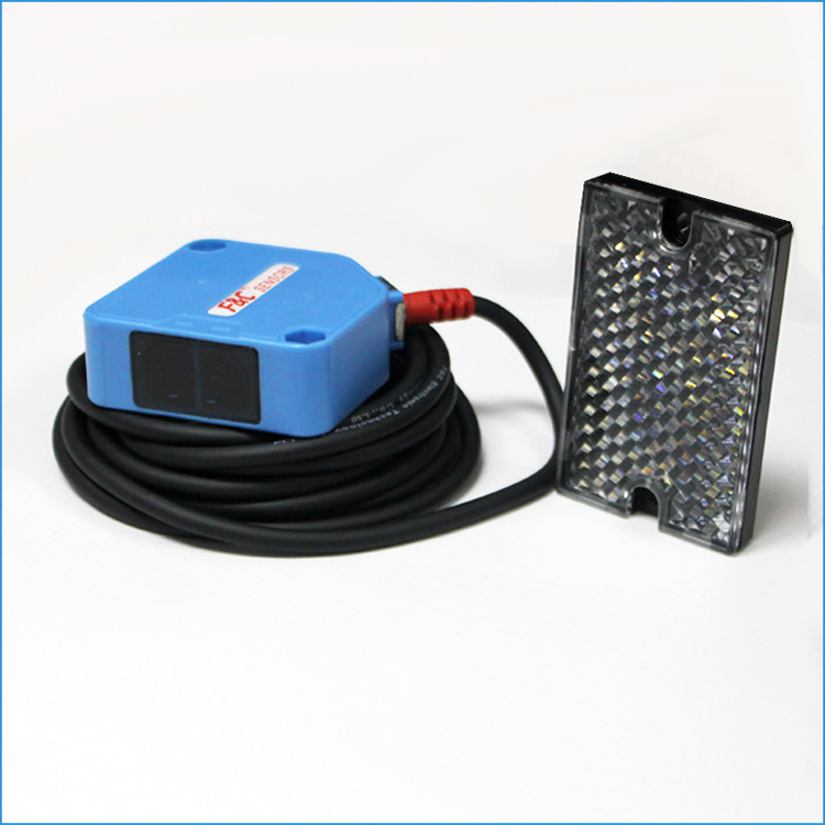 12Vdc Retro-yansıtıcı Fotoelektrik Sensör Anahtarı 4 m Algılama Mesafesi Dönüştürücü