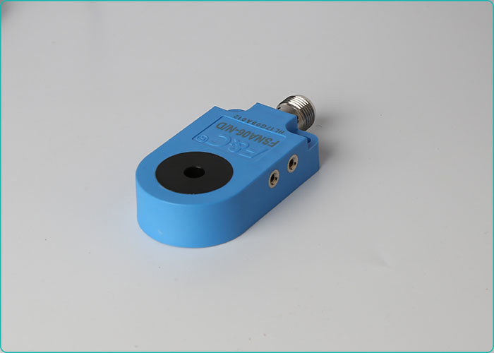 3 Pin M8 Fiş Halkası Endüktif Proximity Sensör Anahtarı 3mm Hassasiyet Ayarlanabilir